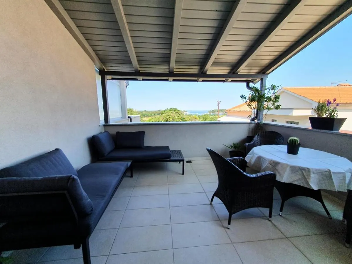 Apartment 4 Molindrio contacts